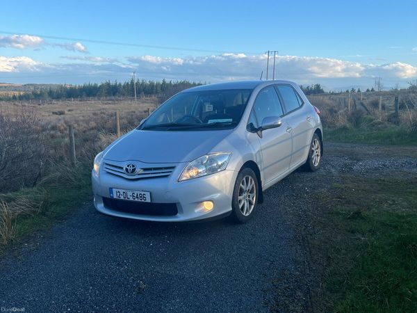 Toyota Auris Hatchback, Diesel, 2012, Silver