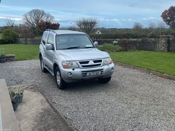 Mitsubishi Pajero SUV, Diesel, 2006, Silver