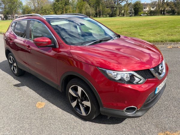 Nissan Qashqai Hatchback, Diesel, 2016, Red