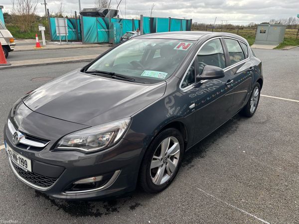 Vauxhall Astra Hatchback, Diesel, 2014, Grey