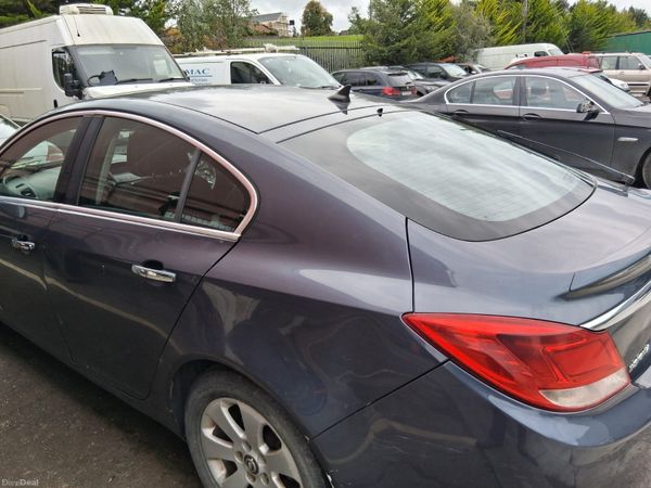 Vauxhall Insignia Hatchback, Diesel, 2011, Blue