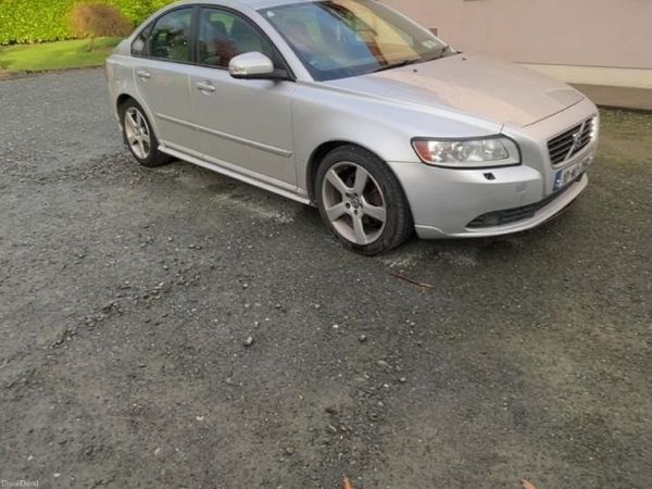 Volvo S40 Saloon, Diesel, 2010, Silver