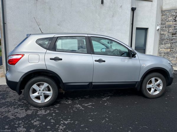 Nissan Qashqai Hatchback, Diesel, 2012, Silver