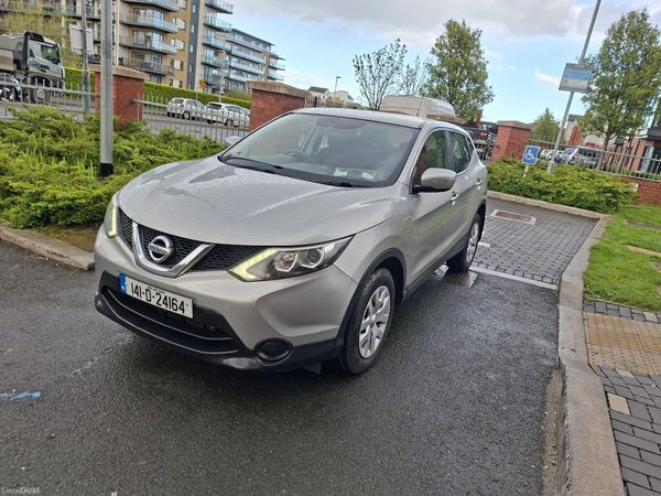 Nissan Qashqai Hatchback, Diesel, 2014, Silver