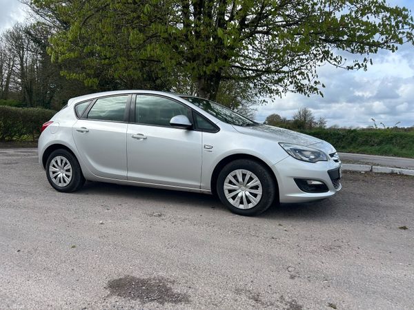 Opel Astra Hatchback, Diesel, 2015, Silver