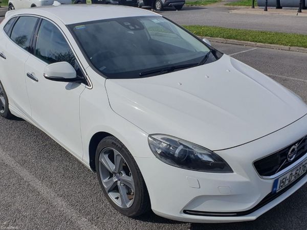Volvo V40 Hatchback, Petrol, 2015, White