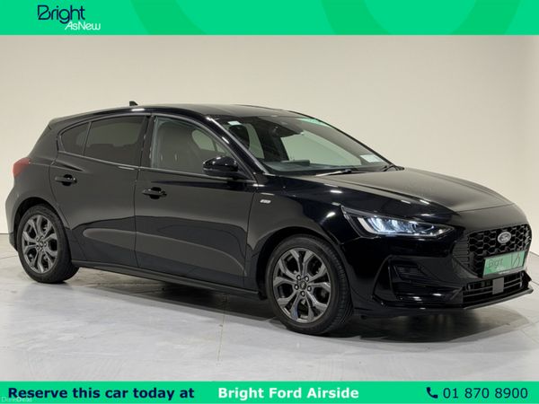 Ford Focus Hatchback, Petrol Hybrid, 2023, Black