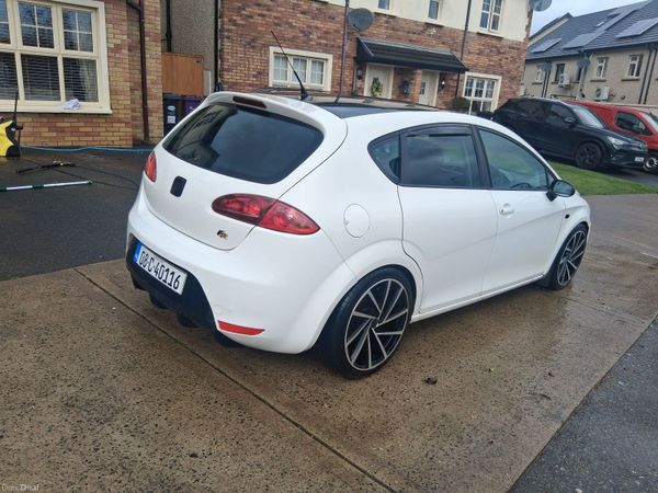 SEAT Leon Hatchback, Diesel, 2008, White