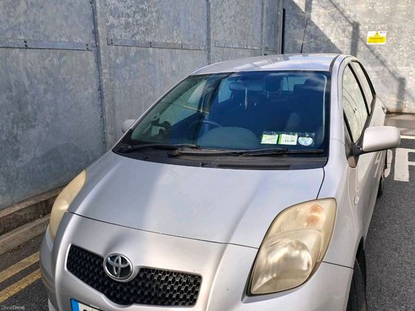 Toyota Yaris Hatchback, Petrol, 2006, Silver