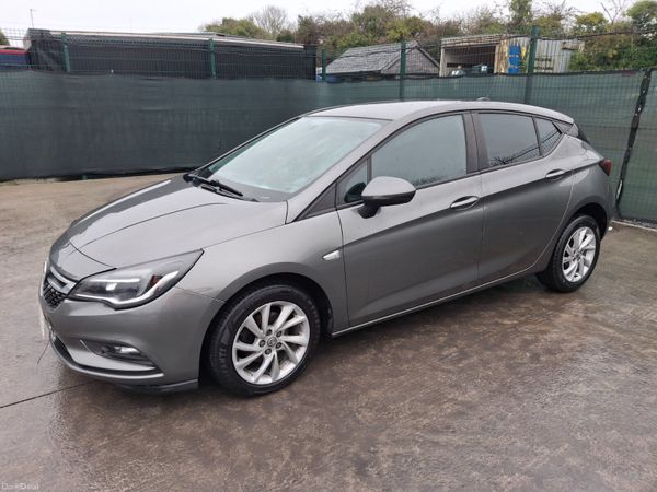 Opel Astra Hatchback, Diesel, 2019, Grey