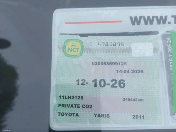 Toyota Yaris Hatchback, Petrol, 2011, Silver