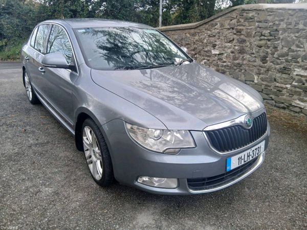 Skoda Superb Hatchback, Diesel, 2011, Grey