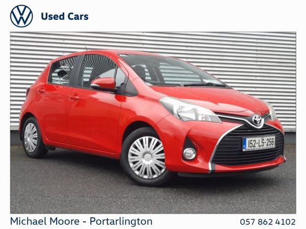 Toyota Yaris Hatchback, Petrol, 2015, Red
