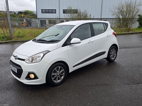 Hyundai i10 Hatchback, Petrol, 2014, White