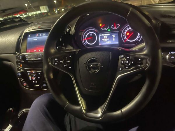 Opel Insignia Hatchback, Diesel, 2014, Black