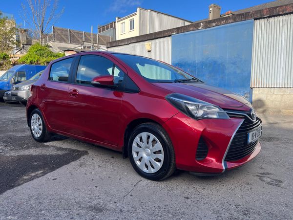 Toyota Yaris Hatchback, Petrol Hybrid, 2016, Red