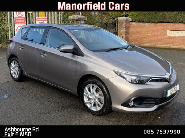 Toyota Auris Hatchback, Petrol, 2015, Bronze