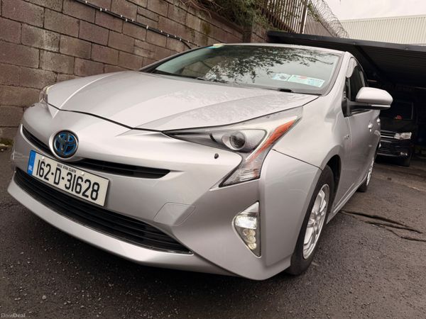 Toyota Prius Hatchback, Petrol Hybrid, 2016, Silver