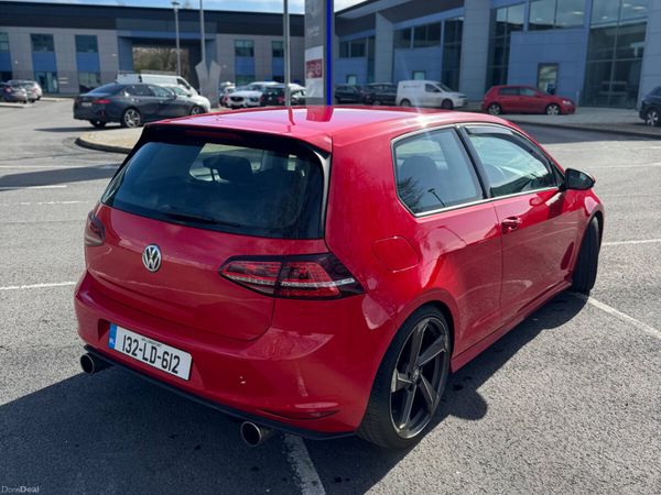 Volkswagen Golf Hatchback, Diesel, 2013, Red