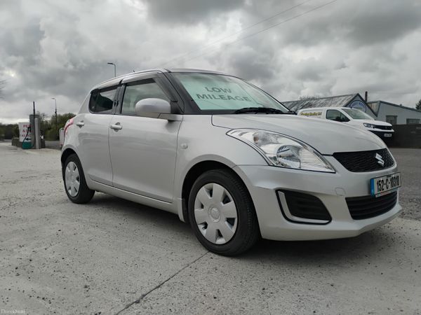 Suzuki Swift Hatchback, Petrol, 2015, Silver