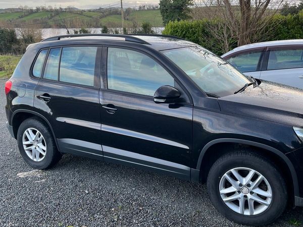 Volkswagen Tiguan SUV, Diesel, 2010, Black