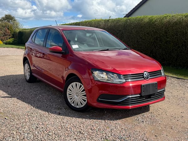 Volkswagen Polo Hatchback, Petrol, 2015, Red
