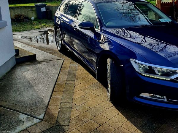 Volkswagen Passat Estate, Petrol, 2019, Blue