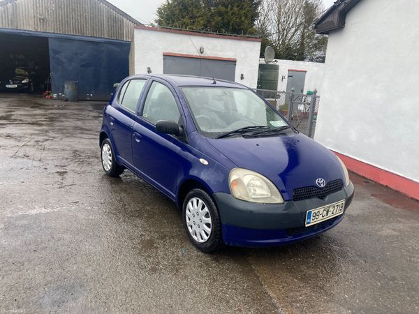 Toyota Yaris Hatchback, Petrol, 1999, Blue