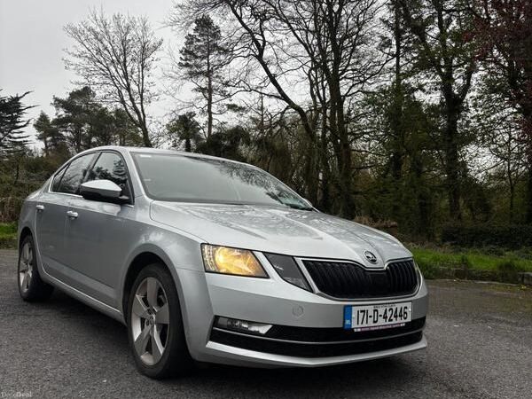 Skoda Octavia Saloon, Diesel, 2017, Grey