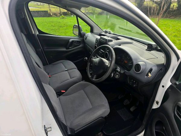 Peugeot Partner MPV, Diesel, 2016, White