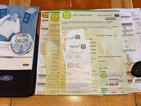 Ford Focus Hatchback, Petrol, 2006, Red