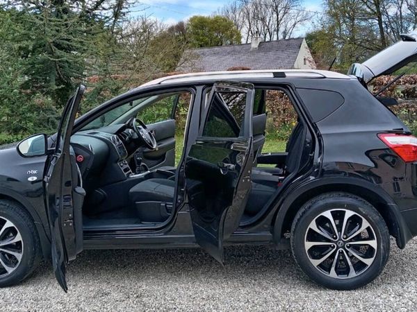 Nissan Qashqai Hatchback, Diesel, 2011, Black