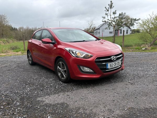 Hyundai i30 Hatchback, Diesel, 2016, Red