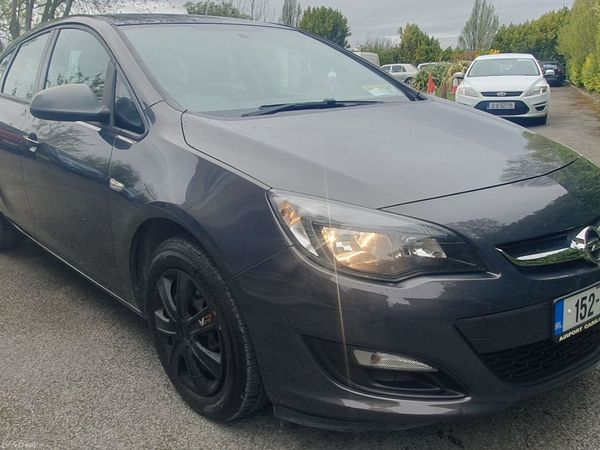 Opel Astra Hatchback, Diesel, 2015, Grey