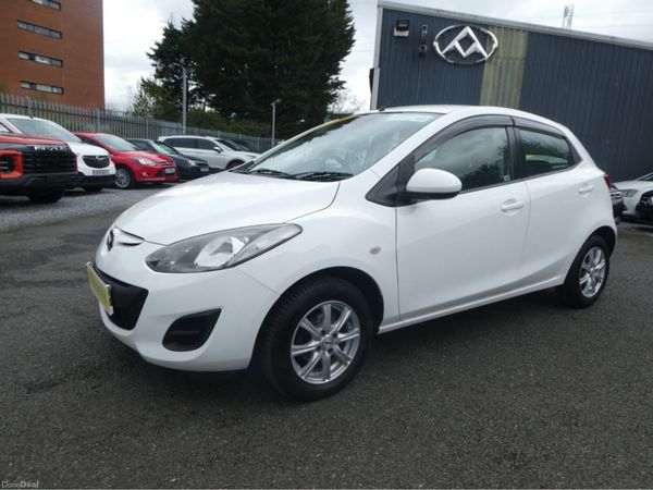 Mazda Mazda2 Hatchback, Petrol, 2013, White