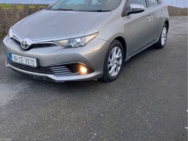 Toyota Auris Hatchback, Diesel, 2016, Grey