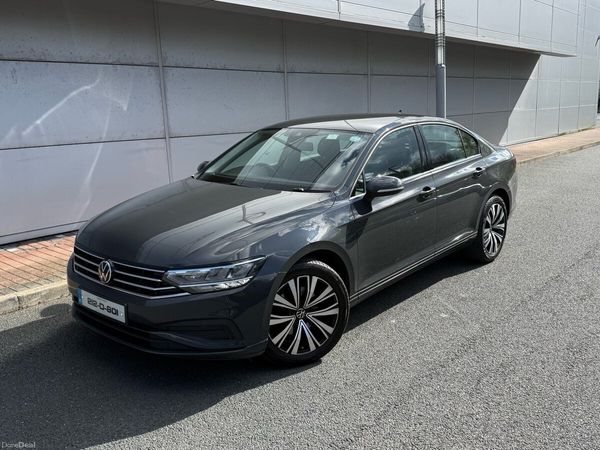 Volkswagen Passat Saloon, Diesel, 2021, Grey