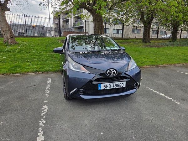 Toyota Aygo Hatchback, Petrol, 2015, Blue