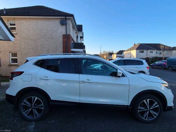 Nissan Qashqai MPV, Petrol, 2018, White