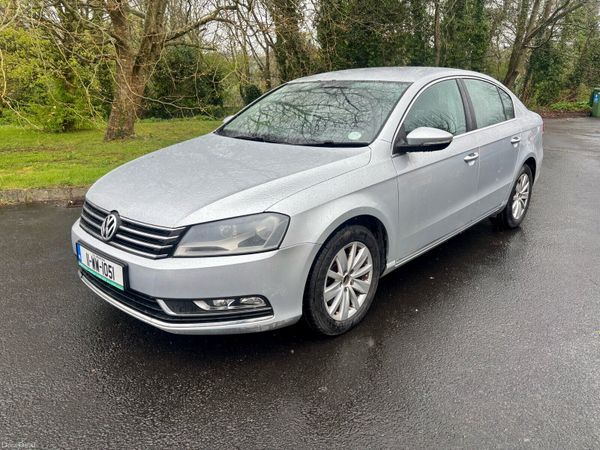 Volkswagen Passat Saloon, Diesel, 2011, Silver