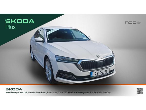 Skoda Octavia Saloon, Petrol, 2023, White