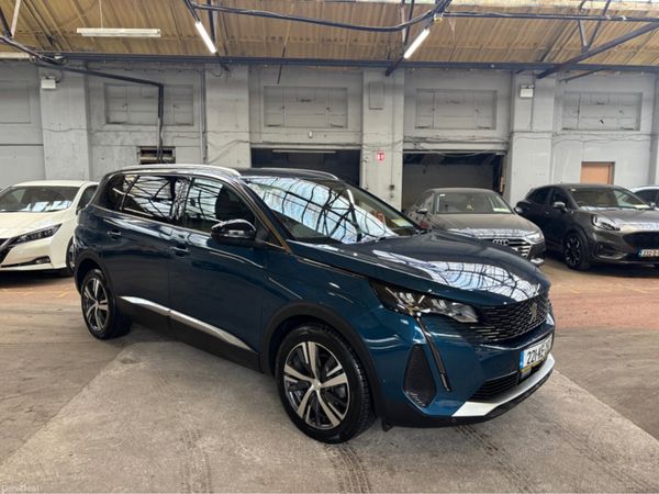 Peugeot 5008 MPV, Petrol, 2022, Blue