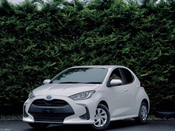 Toyota Yaris Hatchback, Petrol, 2023, White