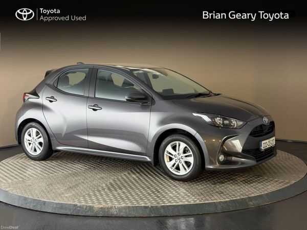 Toyota Yaris Hatchback, Petrol Hybrid, 2022, Grey