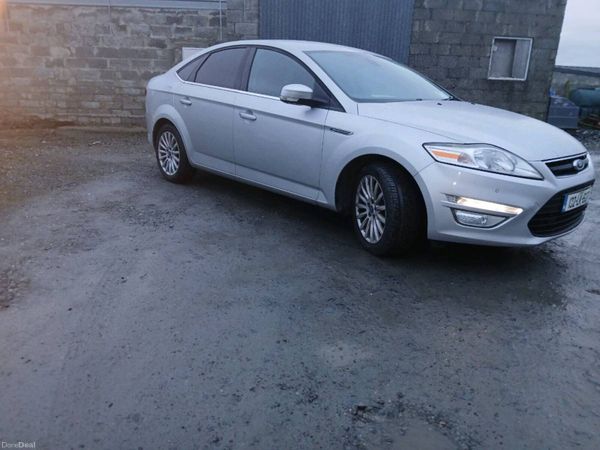 Ford Mondeo Hatchback, Diesel, 2013, Silver