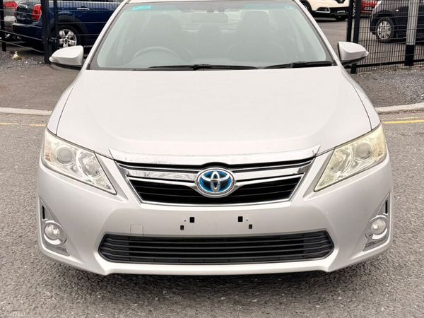 Toyota Camry Saloon, Petrol Hybrid, 2012, Silver