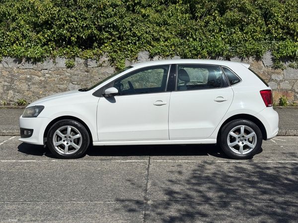 Volkswagen Polo Hatchback, Petrol, 2012, White