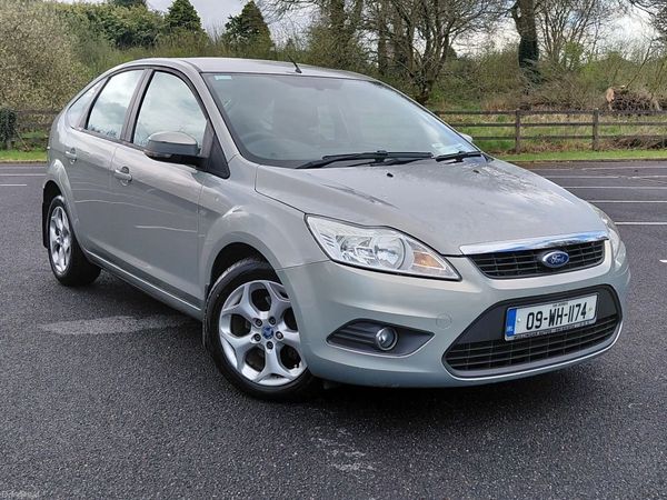 Ford Focus Hatchback, Diesel, 2009, Gold