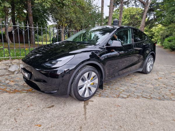 Tesla Model Y MPV, Electric, 2025, Black