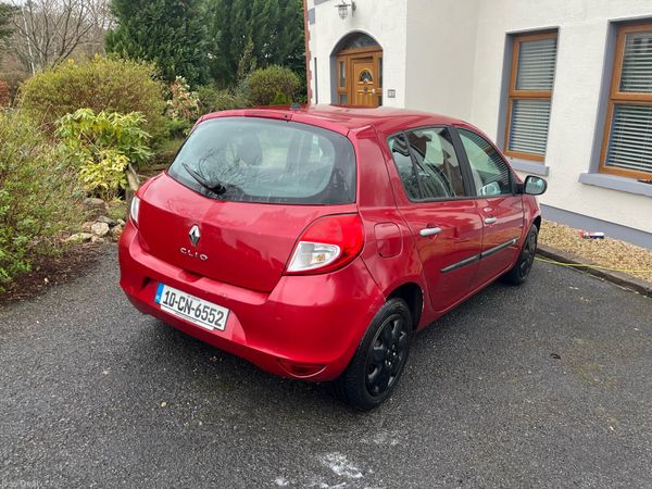 Renault Clio Hatchback, Diesel, 2010, Red